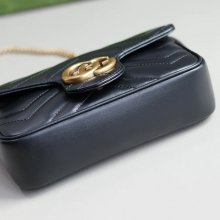 GUCCI 806017 斜め掛けバッグ、ショルダーバッグ、ハンドバッグ GG 21x12cm サイズ:21x12cm