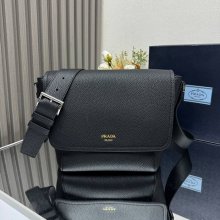 PRADA 2VD069 レザーメッセンジャー サイズ:22x22x12cm