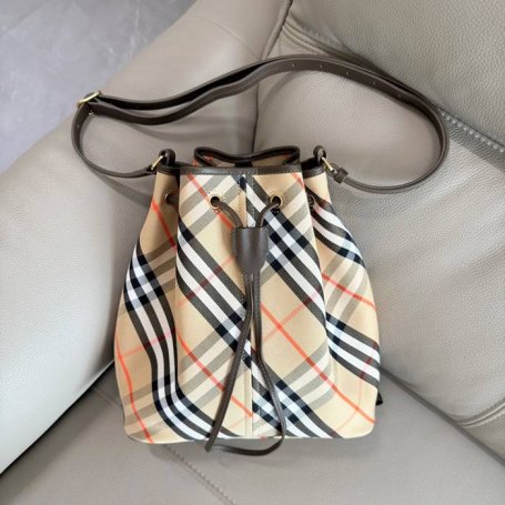 BURBERRY 8711 カーフスキン チェック 斜め掛けバッグ クラシックチェック 29x28x16cm サイズ:29x28x16cm