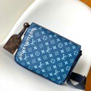LOUIS VUITTON M23785 ディストリクト メッセンジャー サイズ:26x20cm