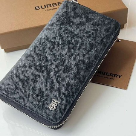 BURBERRY 粒面レザージップ長財布 サイズ:19x10cm