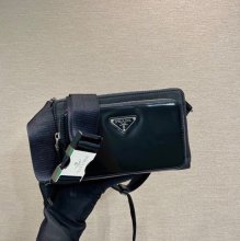 PRADA 2VH156A ウエストバッグ サイズ:21x13x2.5cm