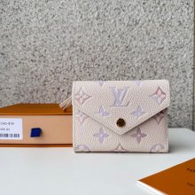 LOUIS VUITTON M25649 ヴィクトリーヌ財布 モノグラムアンプラント サイズ:12x9.5x2.5cm