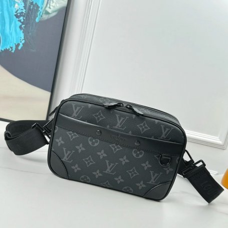 LOUIS VUITTON M46955 キャンバスメッセンジャー アルファ サイズ:24x16cm