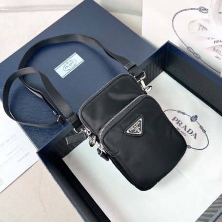 PRADA 2ZT024 スマホバッグ 縦型 サイズ:17x11x4.5cm