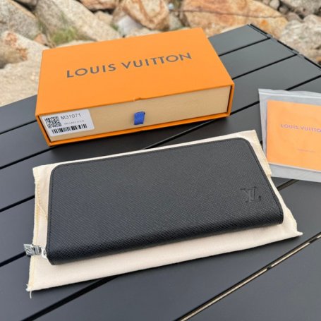 LOUIS VUITTON M31071 ジッピー長財布 ホリゾンタル エピ サイズ:21x2.5x10cm