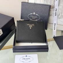PRADA 1ML050 短財布 サフィアーノ十字紋 牛皮 サイズ:10x9cm
