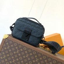 LOUIS VUITTON M58489 キャンバスメッセンジャー Sロック サイズ:22x18cm