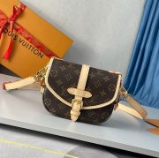 LOUIS VUITTON M46740 牛皮 モノグラム キャンバス 斜め掛けバッグ レディース斜め掛け 20x16x7.5cm サイズ:20x16x7.5cm