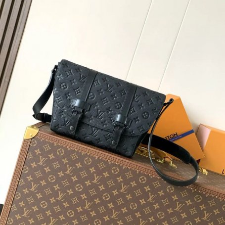 LOUIS VUITTON M28324 小メッセンジャー クリストファー サイズ:29x25cm