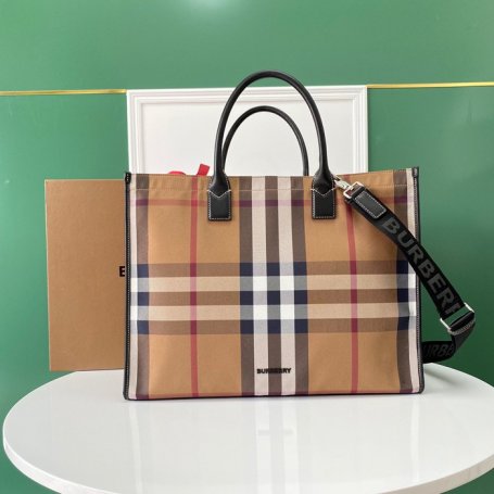 BURBERRY チェックトラベルバッグ サイズ:45x34x19cm