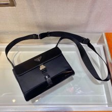 PRADA 2VD044 メッセンジャー サイズ:20x15.5cm