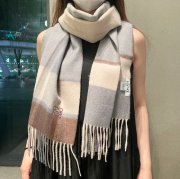 ロエベ 今年最新オーダー。立体刺繍。100％ラムウール 32x190cm