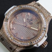 HUBLOT ビックバン 電池式 腕時計コピー愛好家