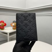 LOUIS VUITTON M13187 パスポートケース モノグラムシャドウ サイズ:10x14x2.5cm