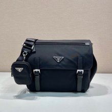 PRADA 1BD953B メッセンジャー エコラベル サイズ:27x20.5x12cm