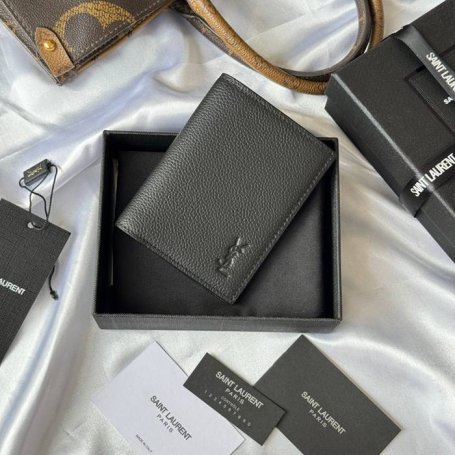SAINT LAURENT 668736 二つ折り財布 荔枝紋 サイズ:11.5x9cm