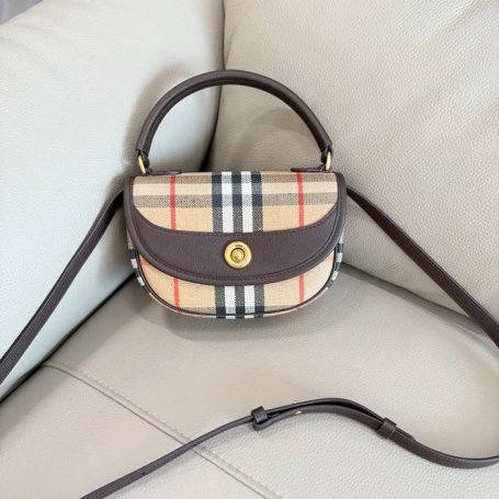 BURBERRY 2401 カーフスキン チェック 斜め掛けバッグ クラシックチェック 19x11cm サイズ:19x11cm