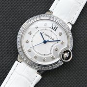 CARTIER バロンブルー ミディアム ホワイト文字盤 バケットダイヤ 白革ベルト 新品発見