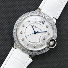 CARTIER バロンブルー ミディアム ホワイト文字盤 バケットダイヤ 白革ベルト 新品発見