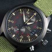 IWC パイロット トップガン ミラマー クォーツ ムーブ搭載