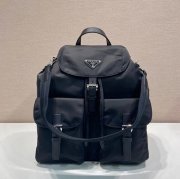 Prada クラシック ナイロン ショルダーストラップ ナイロン ブラック 2VZ110A サイズ:39x34x15cm
