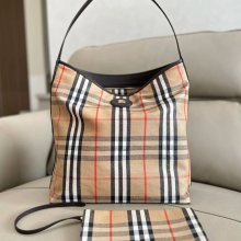 BURBERRY 1951 カーフスキン チェック ショルダーバッグ クラシックチェック 38x36x15cm サイズ:38x36x15cm