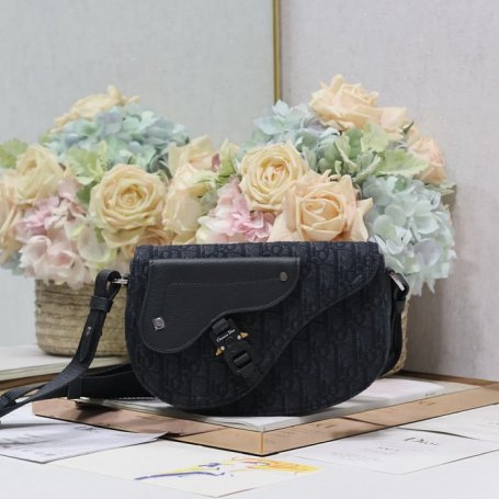 DIOR 325 プリント牛皮サドルフラップメッセンジャー 黒布 サイズ:24x16.5x5.5cm