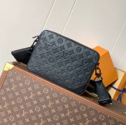 LOUIS VUITTON M69827 デュオ メッセンジャー サイズ:26x18.5cm