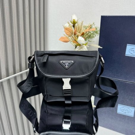 PRADA 2VD070 メッセンジャー ミニ サイズ:16x16cm
