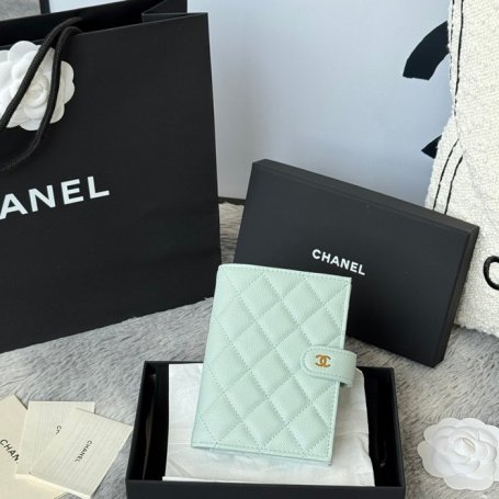 CHANEL AP3196 パスポート＆ウォレット 二合一 カヴィア サイズ:15x10cm