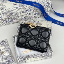 DIOR S6037UBHZ カロ?ダリア 長財布 藤編みラム革 サイズ:11.5x9cm