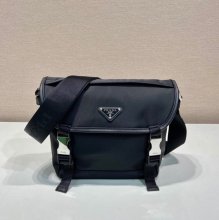 PRADA 2VD066 メッセンジャー 小 サイズ:20x19x10cm