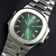 PATEK PHILIPPE ノーチラス Swiss 2824-2搭載