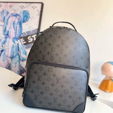 Louis Vuitton ディスカバリー カルゴ リュック モノグラム ブラック M26765 サイズ:39x30x19cm