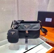 PRADA 2VH133 サフィアーノレザーメッセンジャー 3in1 サイズ:22x16cm