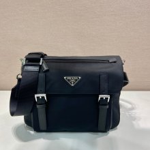 PRADA 2VD071 メッセンジャー ベルト付き サイズ:27x20.5x17cm