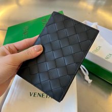 BOTTEGA VENETA BV 607482 新作パスポートケース 編み牛皮 13.3x9.5cm サイズ:13.3x9.5cm