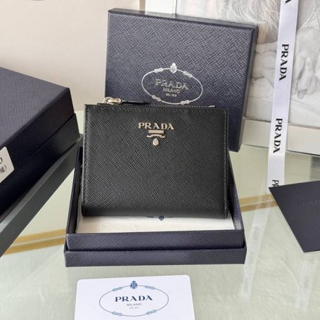 PRADA 1ML050 短財布 サフィアーノ十字紋 牛皮 サイズ:10x9cm