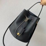 BURBERRY 6911 カーフスキン 斜め掛けバッグ TB 26x26x16cm サイズ:26x26x16cm