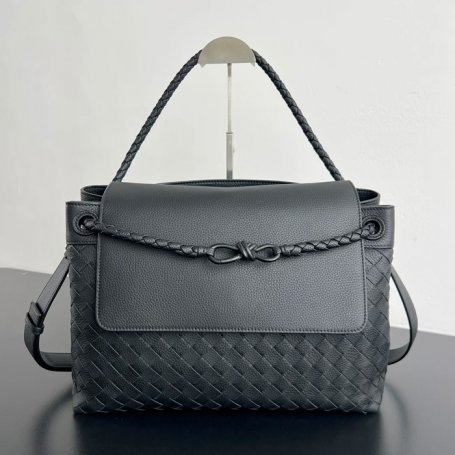 BOTTEGA VENETA BV 807715 新作粒面斜め掛け アンディアーモ サイズ:37x26x13cm