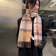 バーバリー 刺繍スカーフ。100％ウール 32x180cm