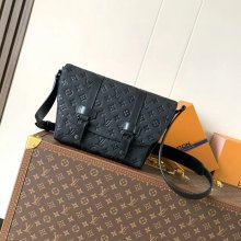 LOUIS VUITTON M28324 小メッセンジャー クリストファー サイズ:29x25cm