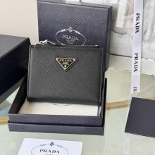 PRADA 1ML050 短財布 サフィアーノ十字紋 牛皮 サイズ:10x9cm