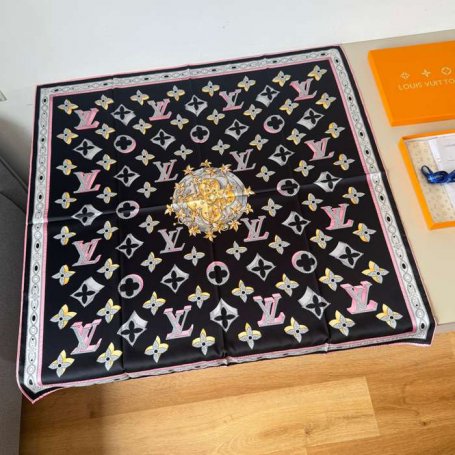 ルイ ヴィトン モノグラムロックスカーフ 90 x 90cm