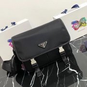 PRADA 2VD769B ナイロンフラップ斜め掛け 中 サイズ:26x20x10cm