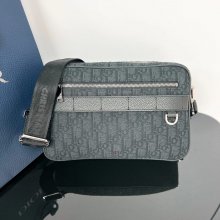DIOR サファリメッセンジャー 大 サイズ:26x17cm