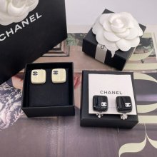 シャネル スタイル ピアス スクエア アクリル