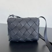 BOTTEGA VENETA BV 795637 ディアゴ斜め掛け サイズ:22.5x16.5x5.5cm