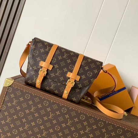 LOUIS VUITTON M28115 小メッセンジャー クリストファー サイズ:32x19.5x11cm